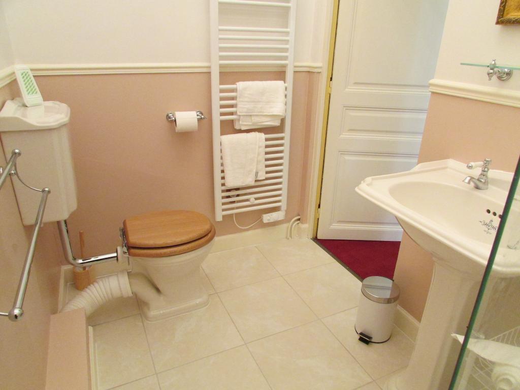 Chateau Lezat - Chambres D'Hotes La Souterraine Rom bilde
