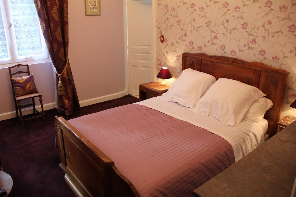 Chateau Lezat - Chambres D'Hotes La Souterraine Rom bilde